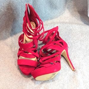 Size 11 Delicious red heels